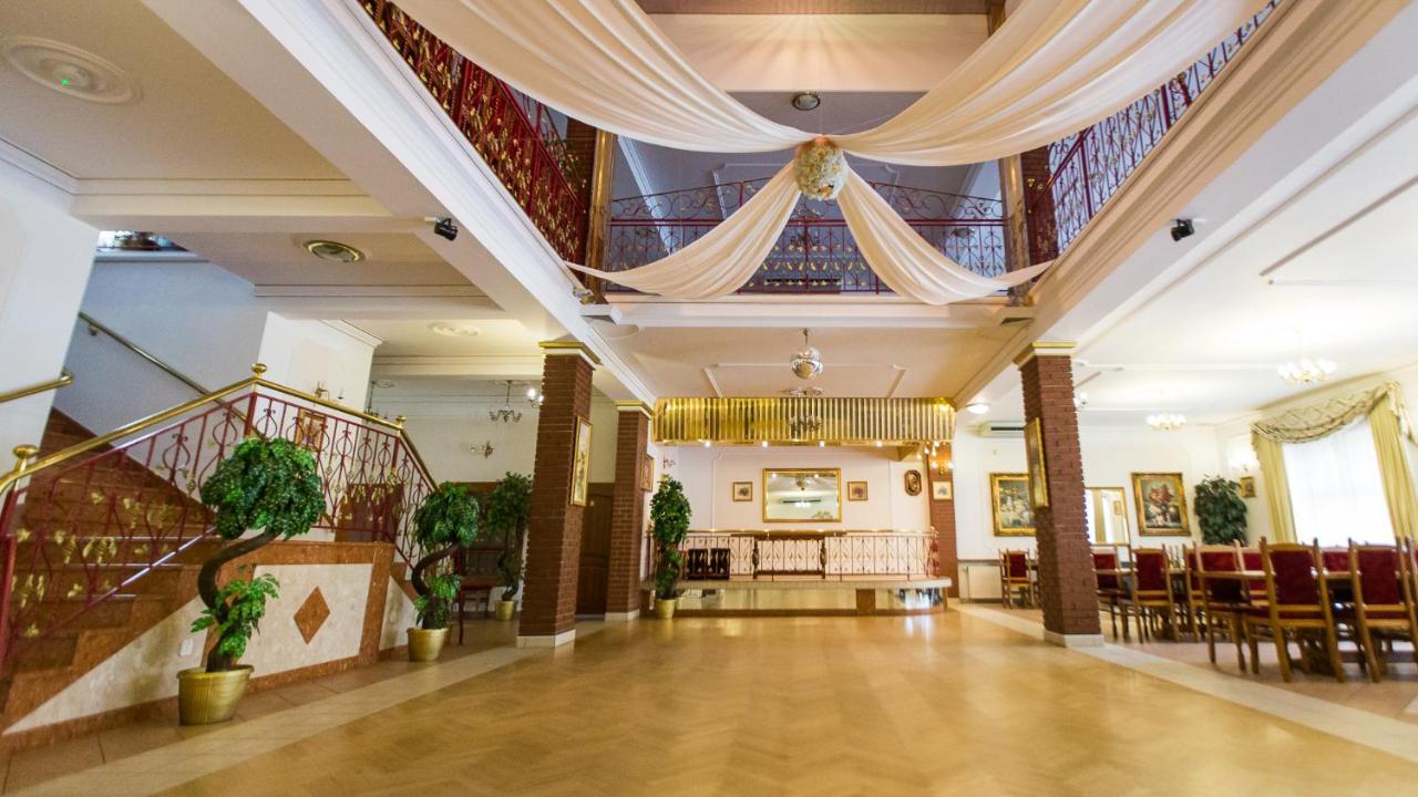 Elgrom Falenty Park راشين المظهر الخارجي الصورة